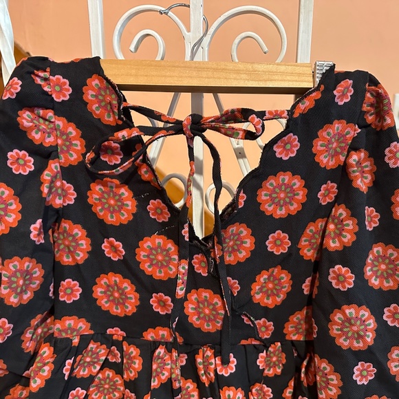 ASOS DESIGN Petite twill scallop babydoll dress mini in retro floral print - Picture 7 of 12